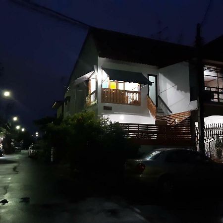 Апартаменты A & P House Бангкок Экстерьер фото