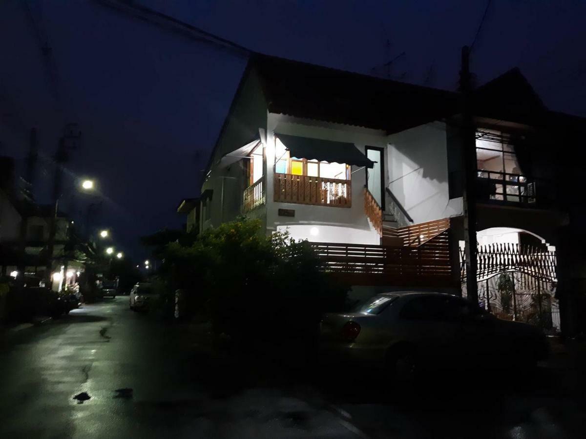 Апартаменты A & P House Бангкок Экстерьер фото