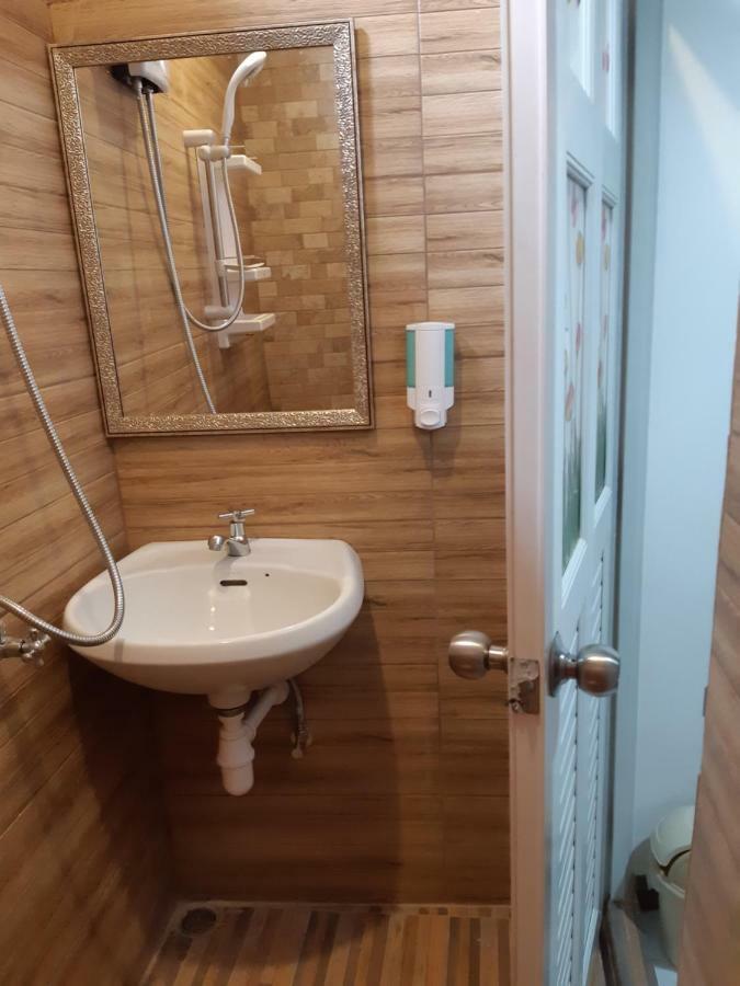 Апартаменты A & P House Бангкок Экстерьер фото